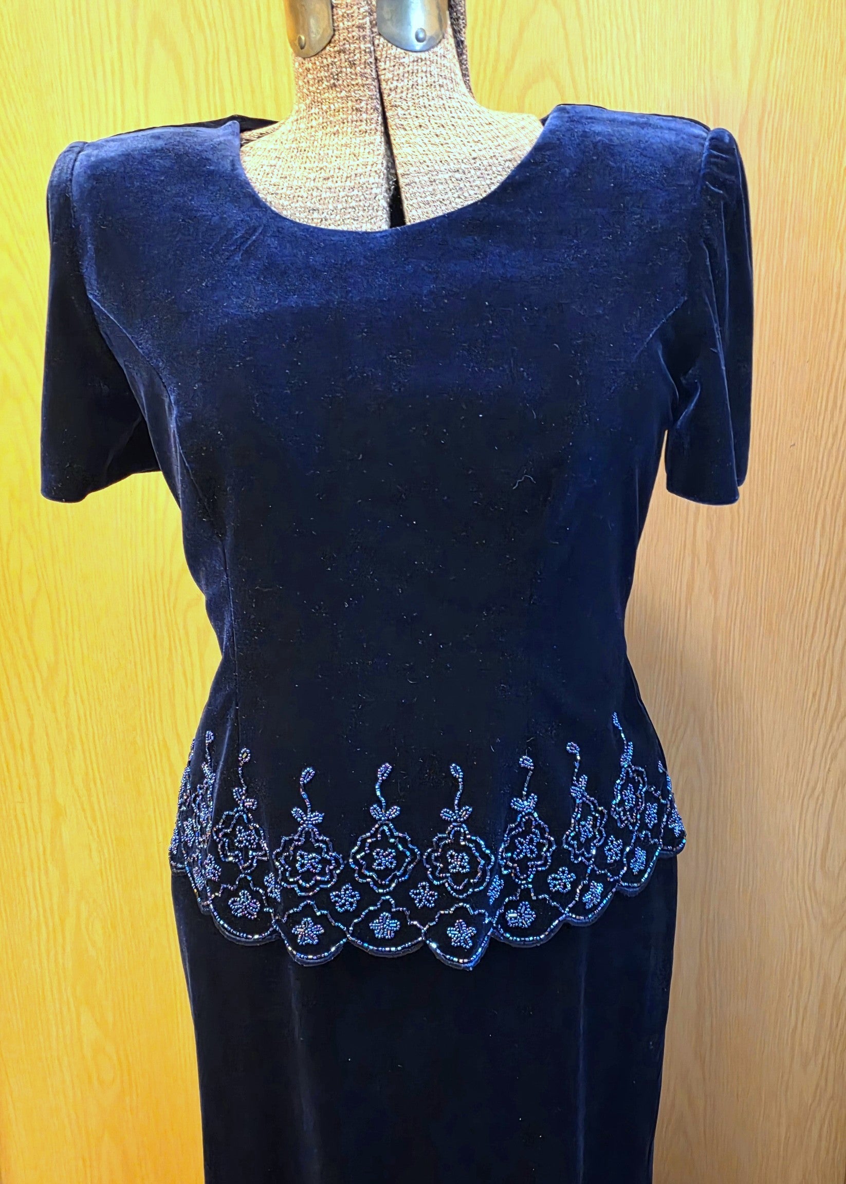 Vintage 2000 R & M Richards by Karen Kwong Dark Blue Beaded Velvet Dress, size 8P