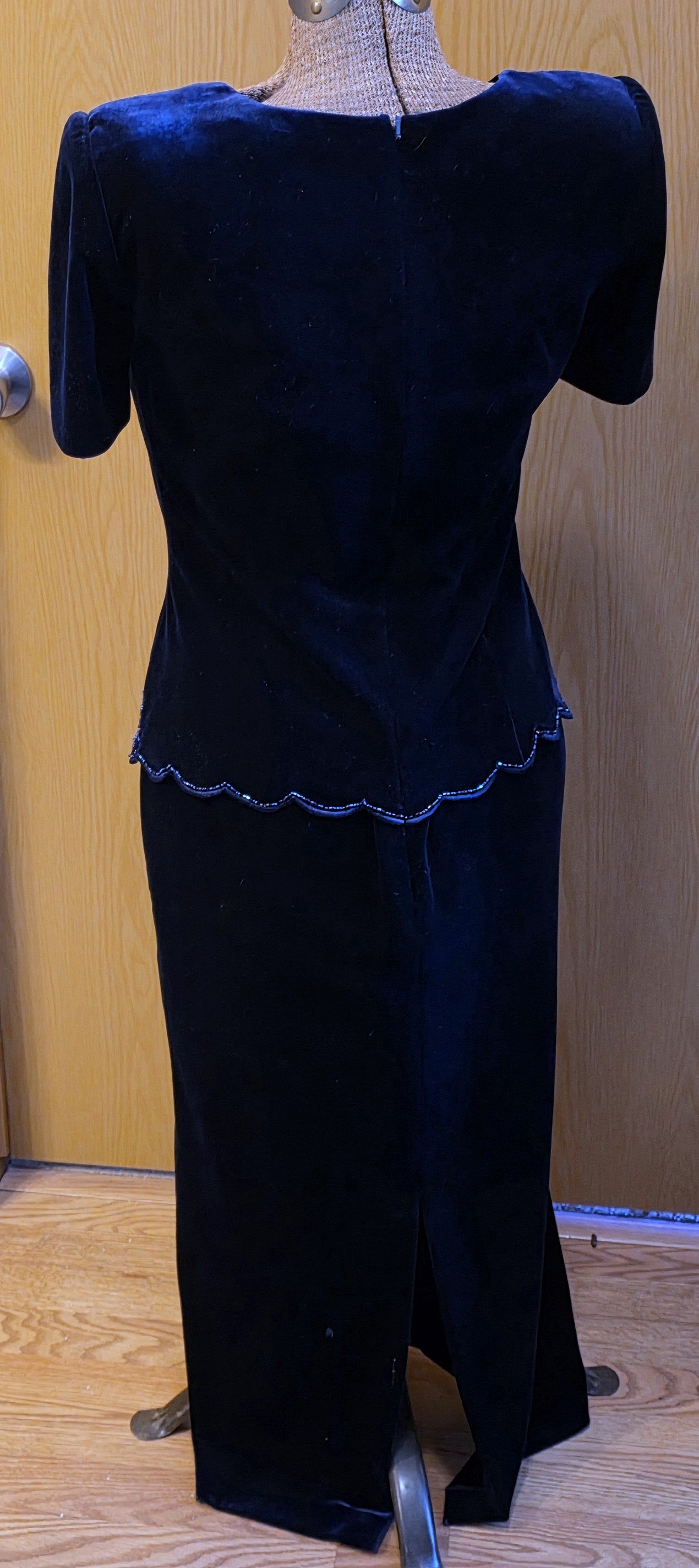 Vintage 2000 R & M Richards by Karen Kwong Dark Blue Beaded Velvet Dress, size 8P
