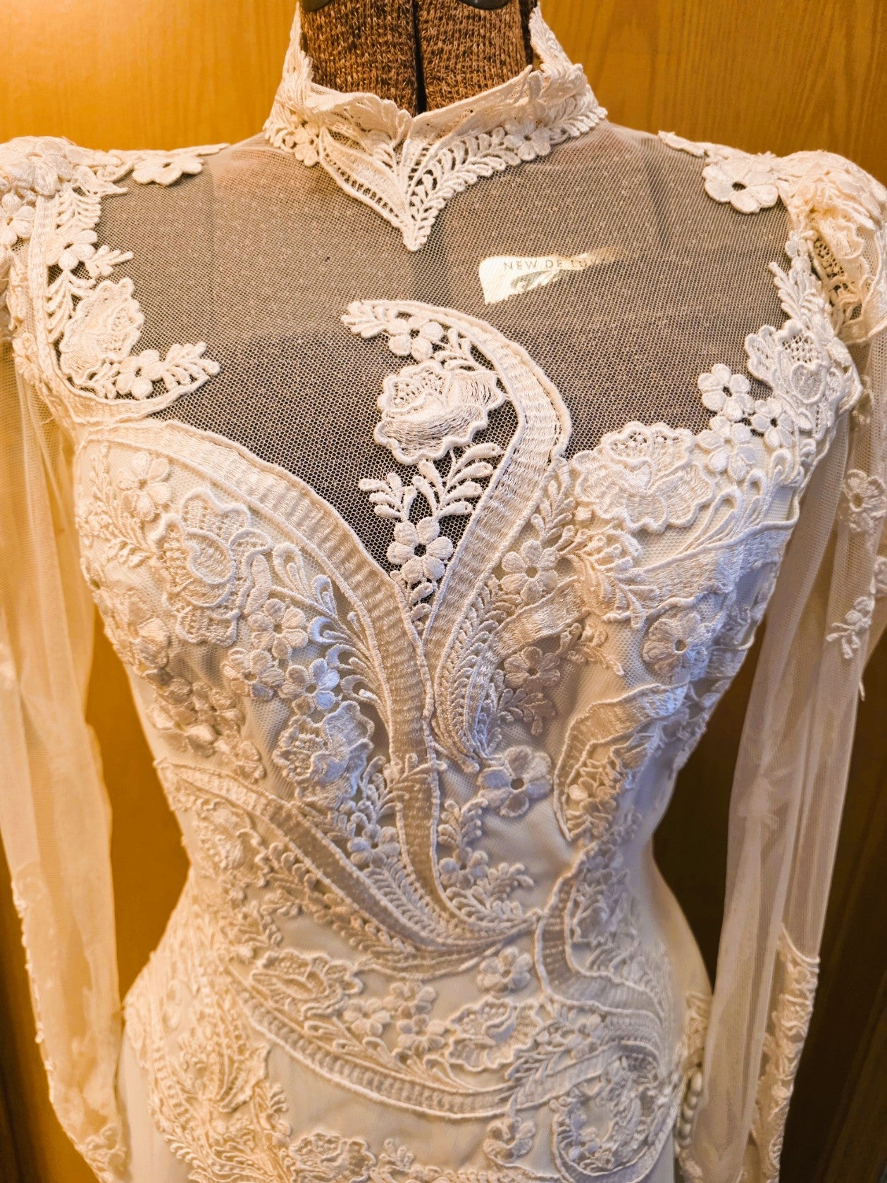 Vintage 1980s Handkerchief Midi Hem Ivory Wedding Gown, Beautiful Lace Bodice