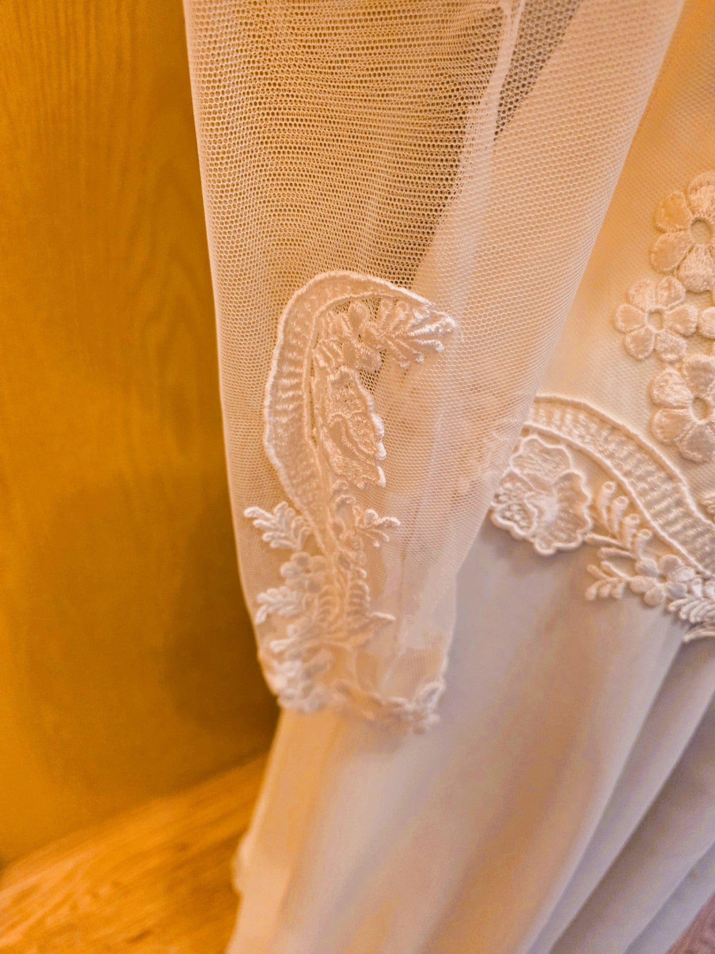 Vintage 1980s Handkerchief Midi Hem Ivory Wedding Gown, Beautiful Lace Bodice