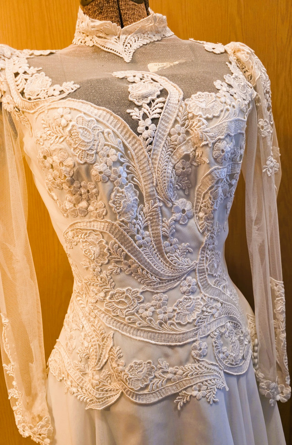 Vintage 1980s Handkerchief Midi Hem Ivory Wedding Gown, Beautiful Lace Bodice