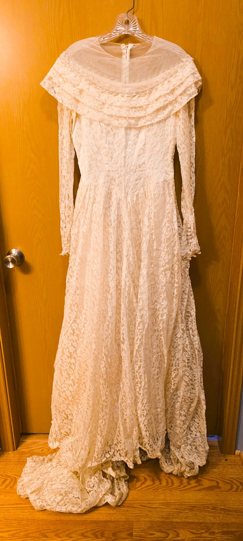Vintage 1940s Lace Wedding Gown with Train, Bust 36", Waist 28"