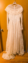 Vintage 1940s Lace Wedding Gown with Train, Bust 36", Waist 28"