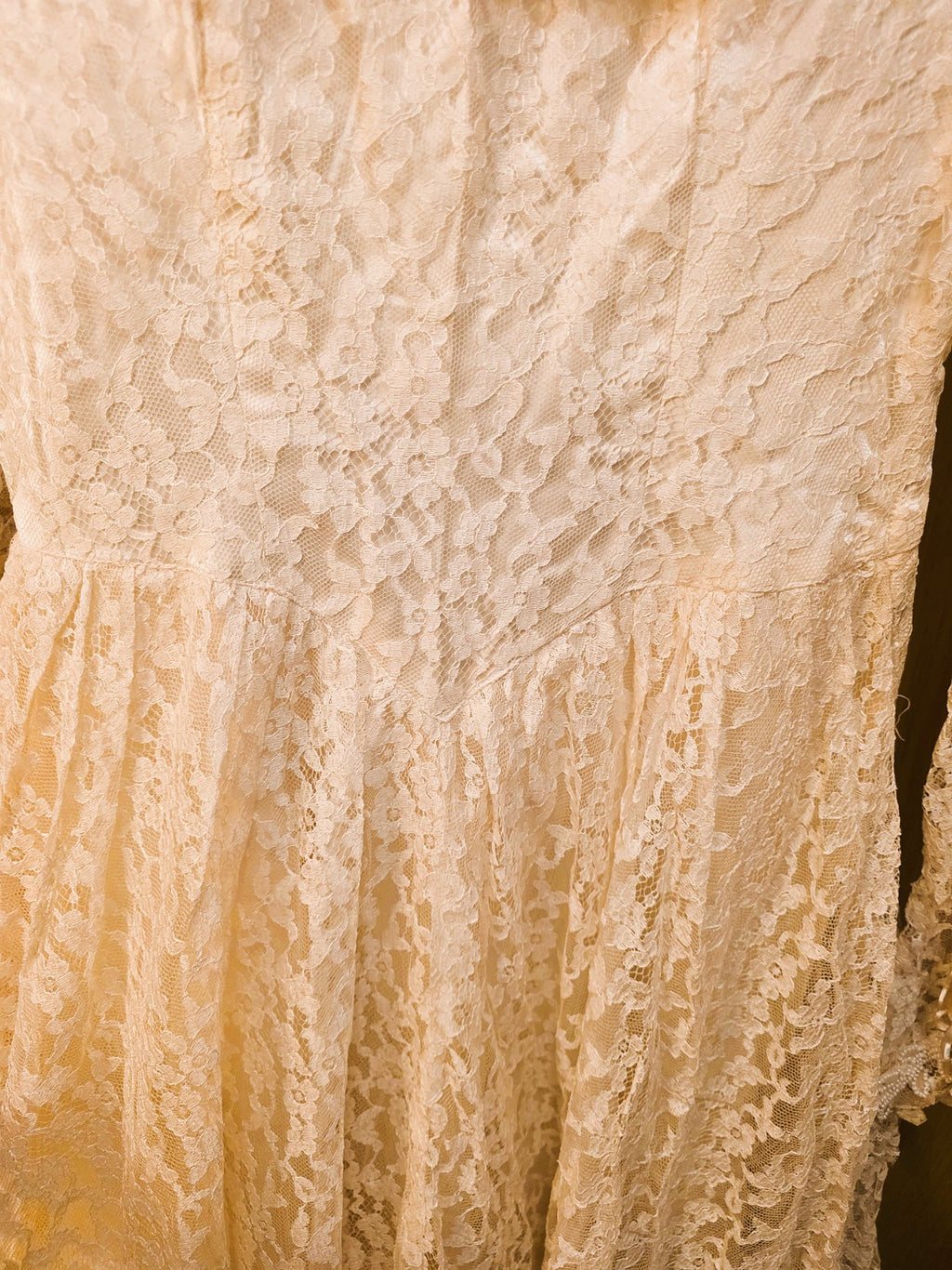 Vintage 1940s Lace Wedding Gown with Train, Bust 36", Waist 28"